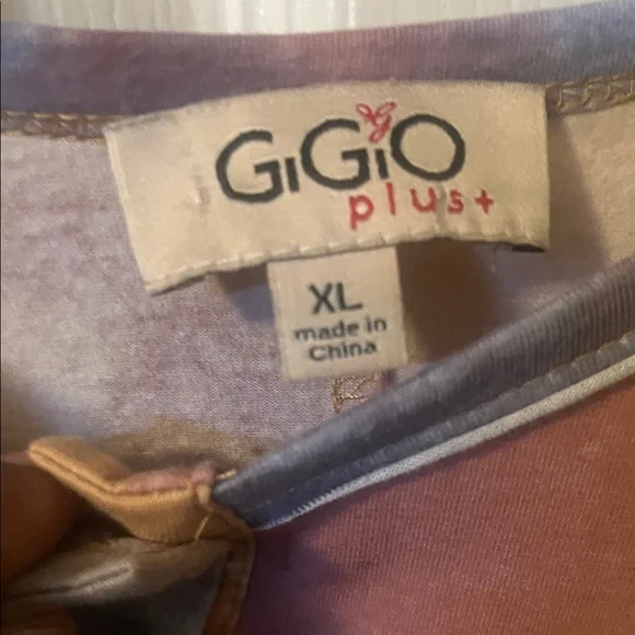 Colorful Short Sleeve Women's Top - Picture 5 of 6